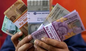 Tradisi Tukar Uang Lebaran dan Hukumnya dalam Islam