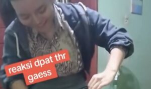 Viral Reaksi Anak SMA saat Dapat THR dari Karyawan di Tempat Kerja PKL,