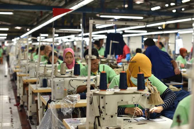 Konveksi Ungaran Makmur: Spesialis Seragam Kerja Berkualitas di Semarang 
