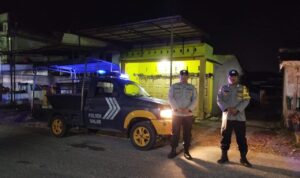 Personel Polres Pakpak Bharat melaksanakan patroli.(Istimewa)
