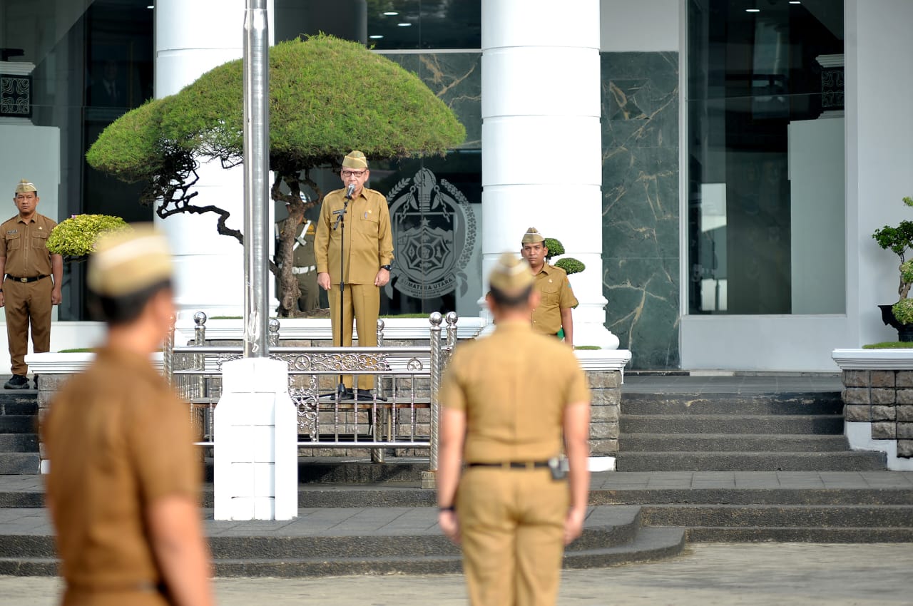 Pj Sekretaris Daerah Provinsi Sumatera Utara (Sumut) Effendy Pohan memimpin apel pagi yang dihadiri oleh ASN dan Non ASN Sekretariat di Kantor Gubernur Sumut Jalan Diponegoro Kota Medan.(Istimewa)