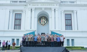 Kepala Bank Indonesia Perwakilan Provinsi Sumatera Utara bersama dengan pengurus perbankan berfoto bersama.(Istimewa)