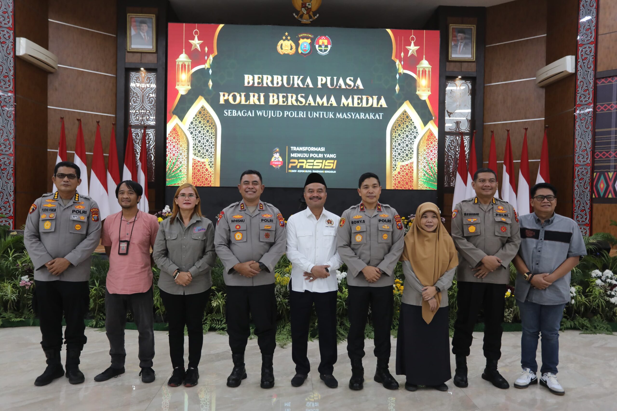 Kapolda Sumut dan Wakapolda serta PJU berbuka puasa dengan awak media.(Istimewa)