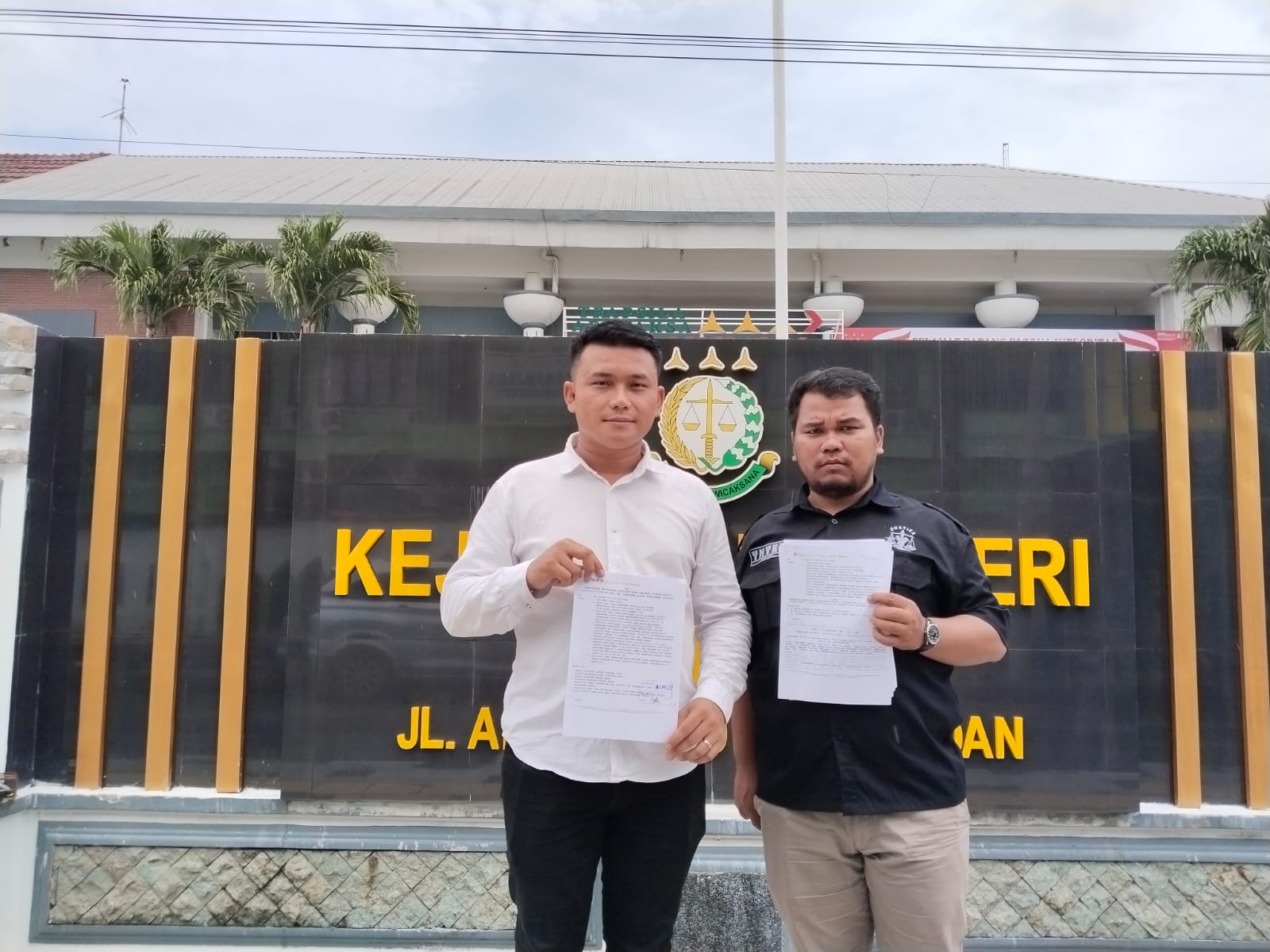 Paul JJ Tambunan bersama rekannya.(Istimewa)