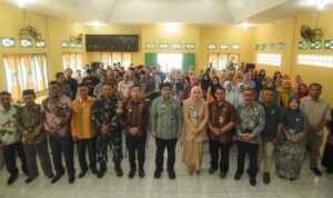 Wakil Wali Kota Padangsidimpuan Harry Pahlevi foto bersama usai membuka Musrenbang RKPD tingkat Kecamatan Padangsidimpuan Utara tahun 2026, Kamis (20/3-25). Foto : BP/Ist