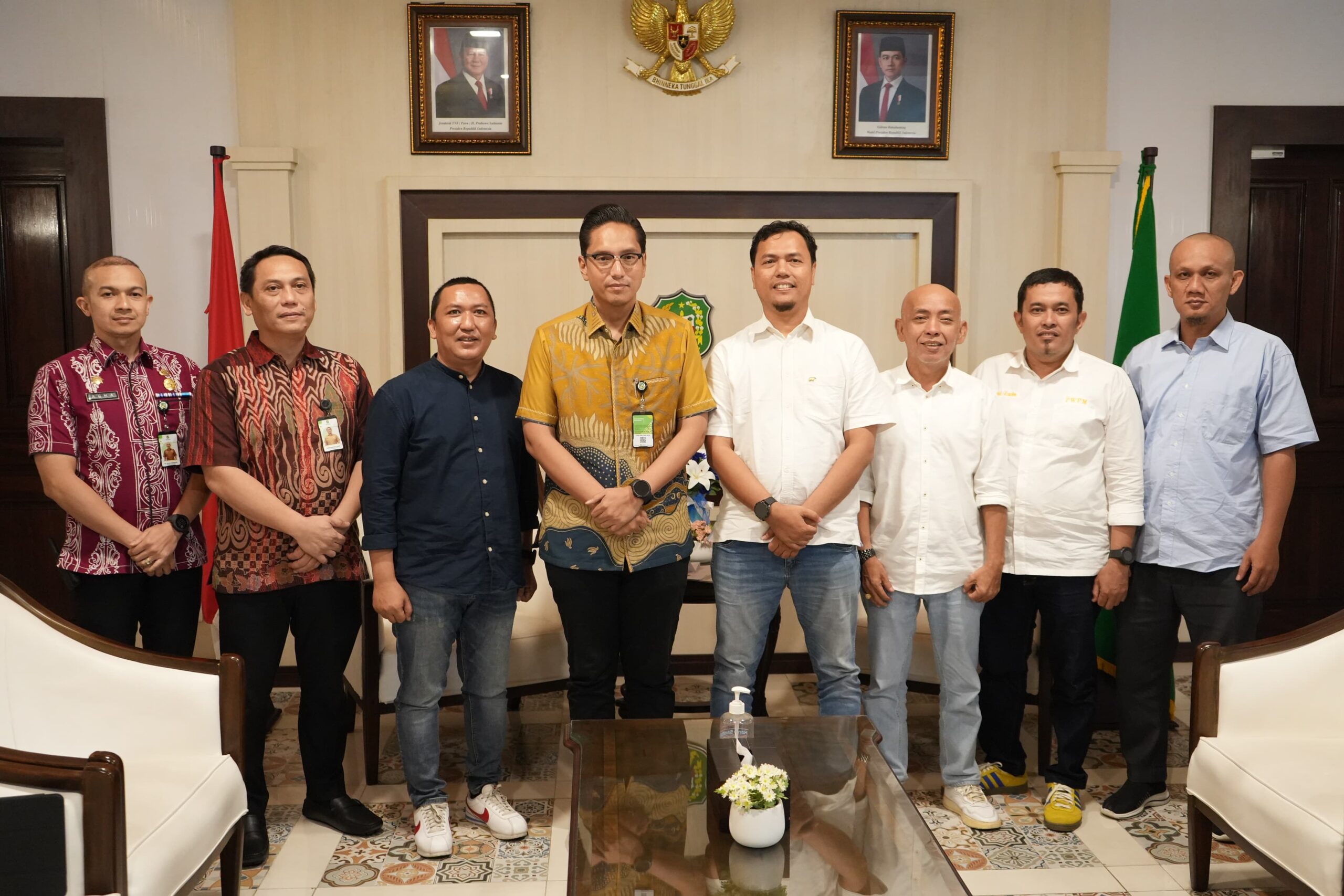 Wali Kota Medan Rico Wass saat menerima audesi wartawan unit Pemko Medan di Balai Kota Medan. BP/erwan