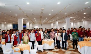 Foto bersama para Peserta dan para Alumni kader Ikatan Mahasiswa Muhammadiyah Sumatera Utara dan dewan Pembina akademi kewirausahaan H. Palacheta Subies Subianto B.A, M.Sc ( Anggota DPRD Sumut)