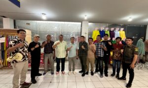 Jajaran direksi PUD Pasar Medan saat sidak di Pasar Pusat Pasar Medan, Sabtu (22/3/2025). BP/erwan