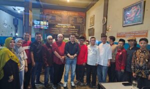 Par pengurus PW PEmuda Muslim Indonesia Sumatera Utara saat foto bersama