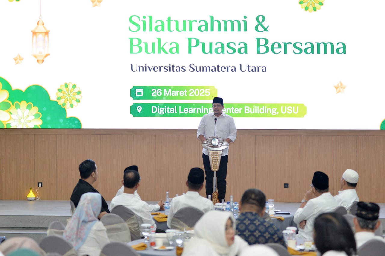 Gubsu memberiku kata sambutannya.(Istimewa)