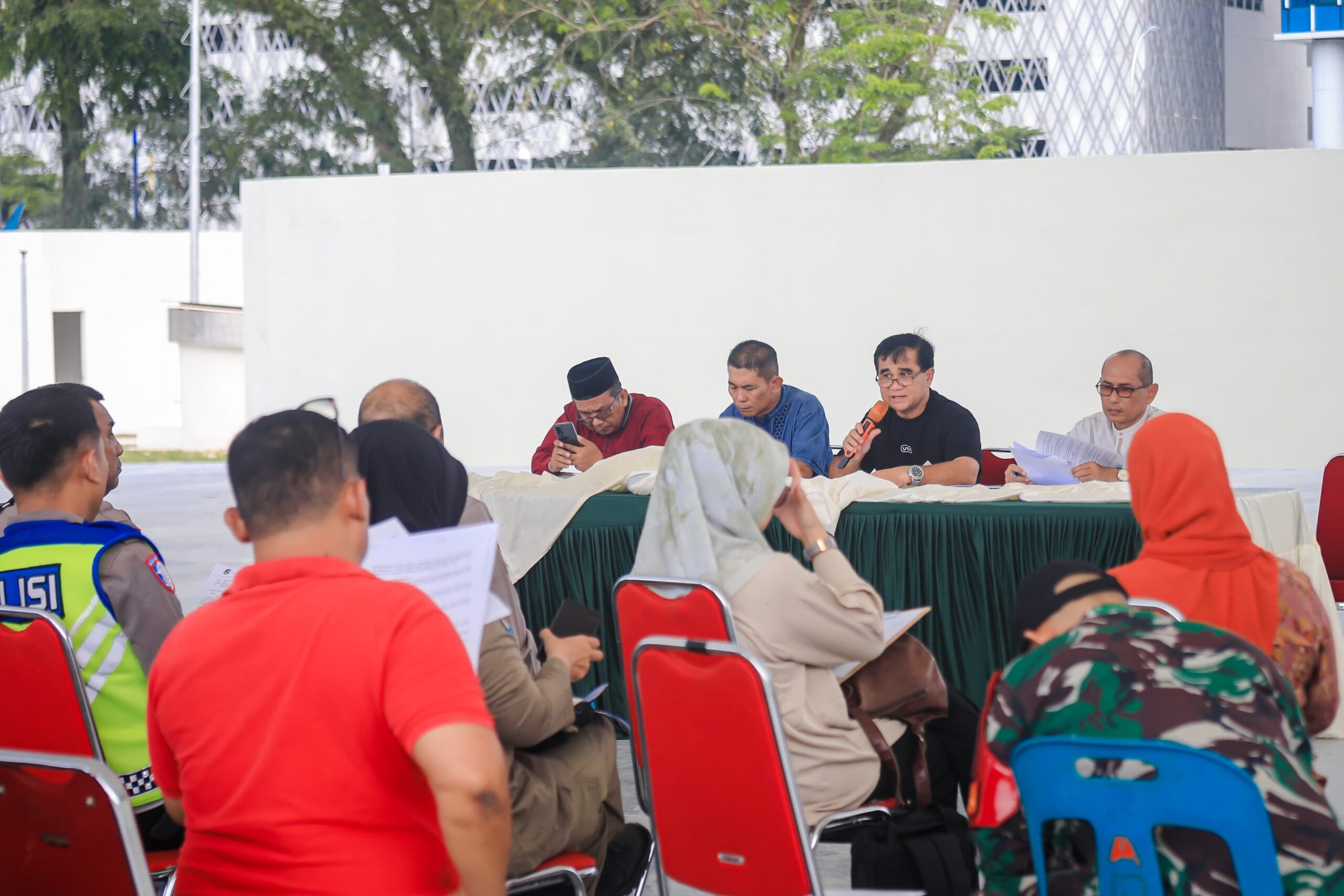 Rapat Koordinasi persiapan akhir Malam Takbiran di Lapangan Merdeka Medan. BP/ist
