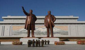 Mau Liburan ke Korea Utara? Simak Aturan Wajibnya!