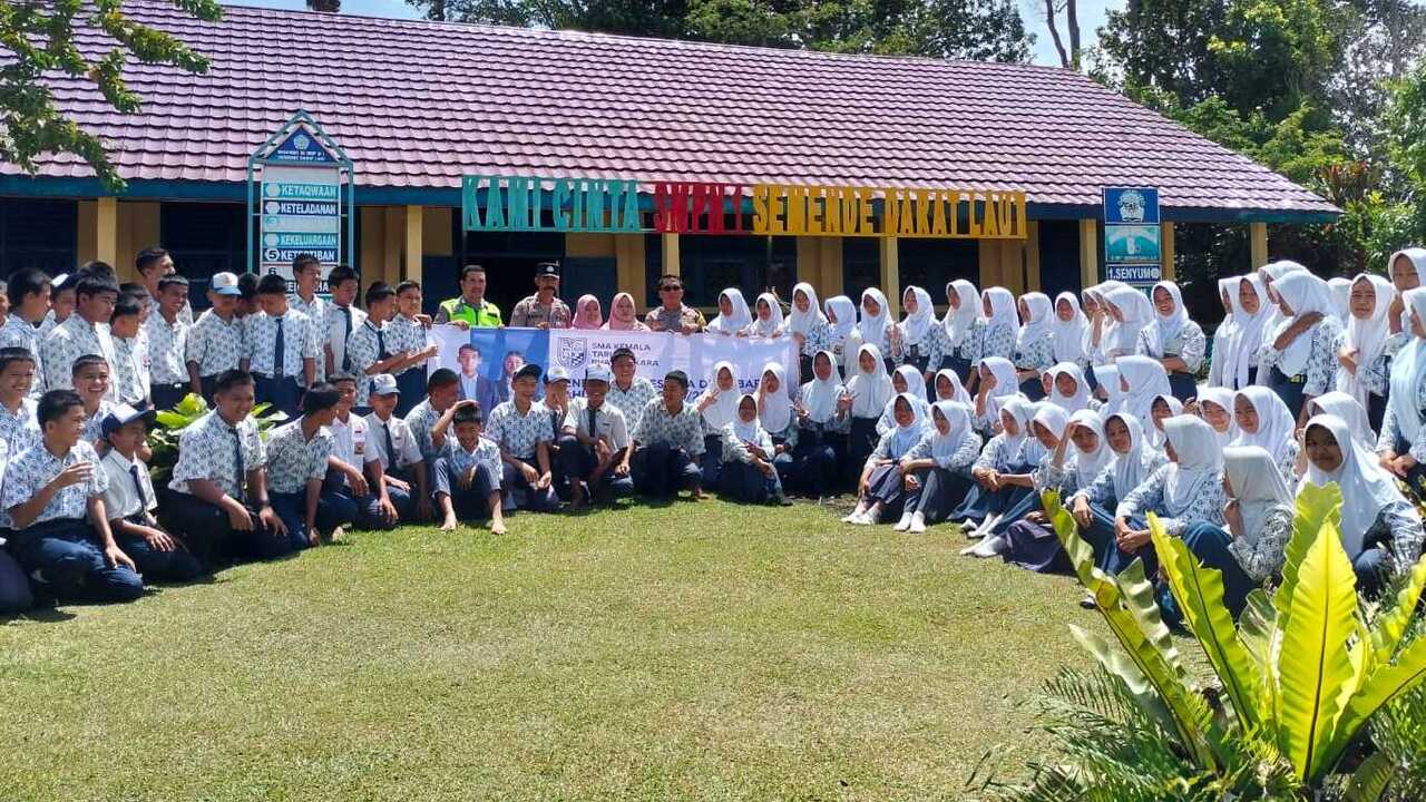 siswa baru SMA Kemala Taruna Bhayangkara