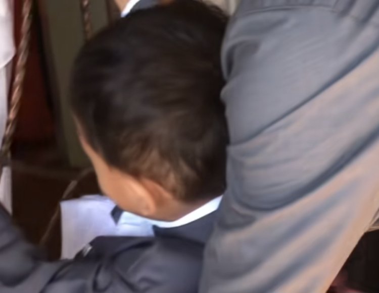 Momen kocak dimana di hari raya Idul fitri ketika neneknya lupa cucunya