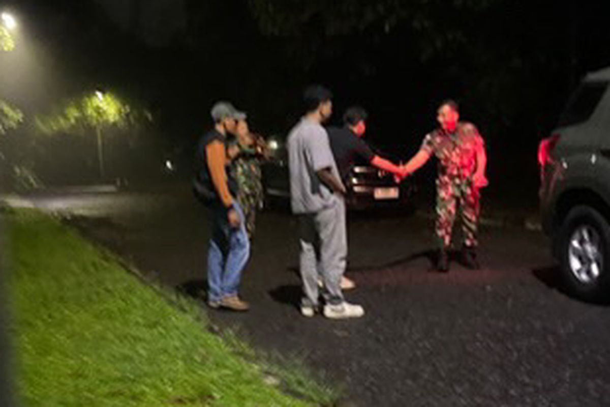 Anggota TNI datangi kampus UI (kompas.com)