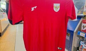 Tampilan jersey Timnas Indonesia yang dibuat dari bahan khusus.