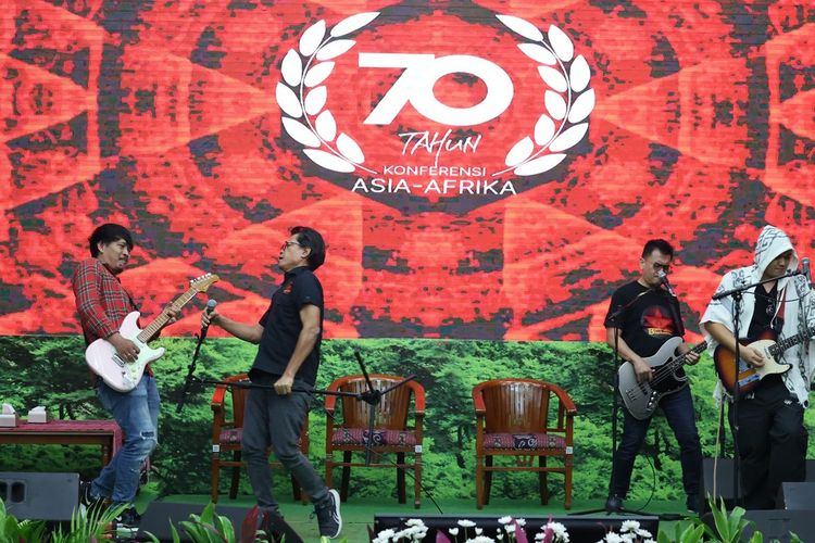 Usman Hamid and The Blackstones (kompas.com)