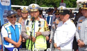 Kakorlantas Polri Irjen Pol Agus Suryonugroho saat memantau arus mudik, Jakarta