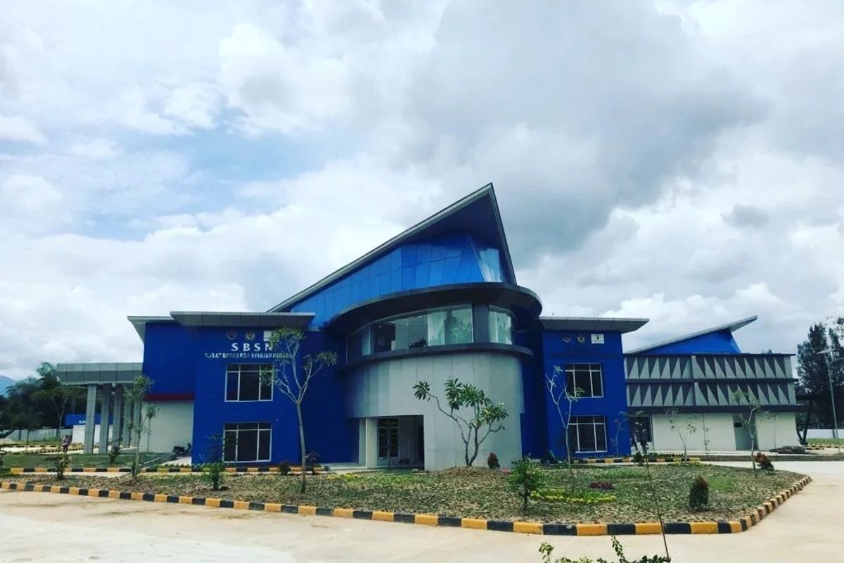 Terminal Tipe A Tanjung Pinggir Pematangsiantar di Jalan Letda Usman Saragih, Kecamatan Siantar Martoba, Kota Pematangsiantar, Sumatera Utara