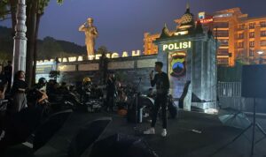 Aksi Kamisan Semarang mengawal penolakan UU TNI (kompas.com)