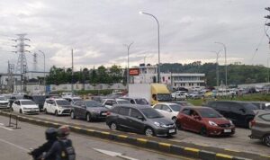 Situasi terkini arus lalu lintas di Exit Tol Bocimi Parungkuda Sukabumi