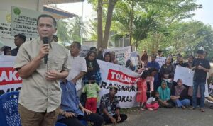 Menteri Transmigrasi Muhammad Iftitah Sulaiman Suryanagara