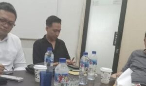 Ketua Panitia Daniel TF Sinambela SH, Raja Julio Sinambela dan Ketua Umum Angkatan Muda Sisingamangaraja XII Paulus Sinambela SH