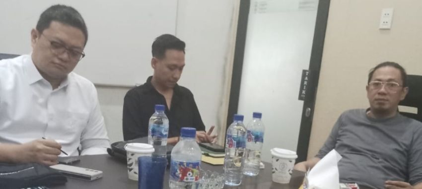 Ketua Panitia Daniel TF Sinambela SH, Raja Julio Sinambela dan Ketua Umum Angkatan Muda Sisingamangaraja XII Paulus Sinambela SH
