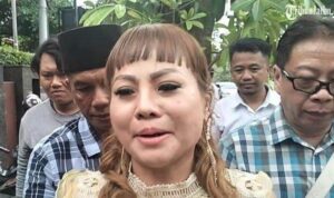 Alasan Jan Hwa Diana Tahan Ijazah Karyawan dan Potong Gaji Jika Sholat Jumat (kompas.com)