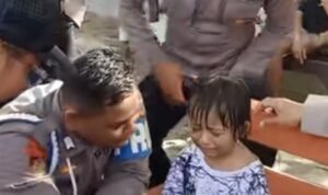 Anak Terpisah dari Orangtua di Pantai Pangandaran
