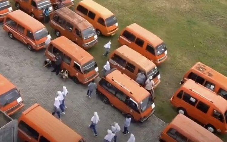 SD UMP Sewa 47 Angkot Bawa Ratusan Siswa Nobar Film Jumbo di Bioskop (lambeturah.co.id)