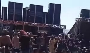 Warga Gelar Battle Sound Horeg di Laut Pasuruan (Lambeturah.co.id)