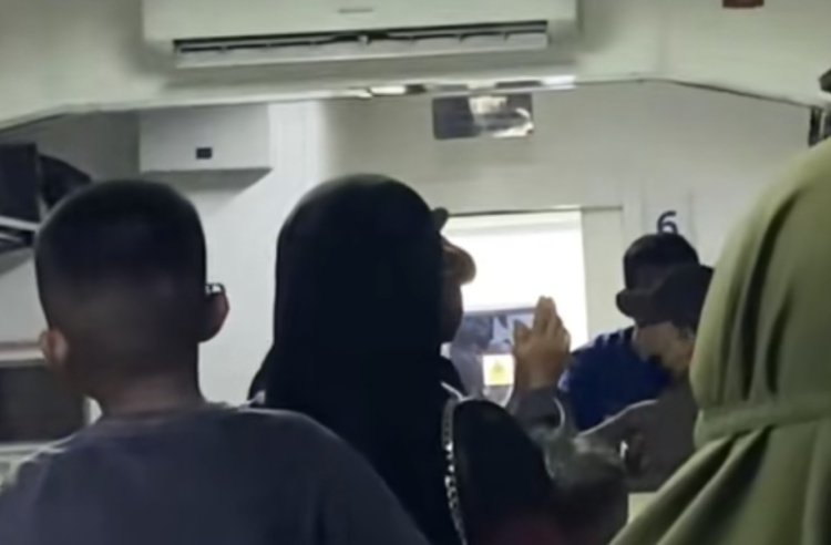 Penumpang Diduga Merokok di Kereta hingga Diturunkan Petugas (lambeturah.co.id)