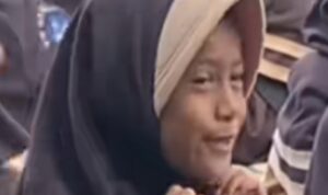 Guru SD Ini Ajarkan Siswi Kelas 6 Nyanyi Lagu yang Viral di Tiktok (lambeturah.co.id)