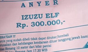 Warga Tangerang Keluhkan Biaya Karcis di Pantai Sambolo 1 Anyer