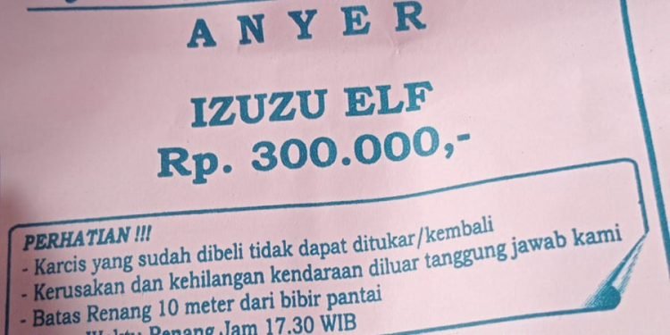 Warga Tangerang Keluhkan Biaya Karcis di Pantai Sambolo 1 Anyer