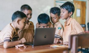 Ilustrasi siswa SD