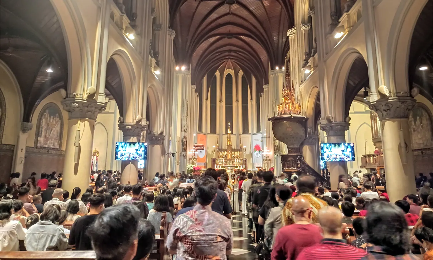 Ibadat Jumat Agung di Gereja Katedral Jakarta Digelar Seharian Penuh