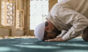 Jangan Bingung! Ini Cara Qadha Sholat Maghrib di Waktu Isya