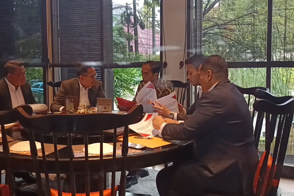 Jokowi Tegaskan Langkah Hukum Terkait Isu Ijazah Palsu, Tim Hukum Siap Tindak Lanjuti