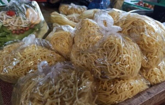 Mie Basah Berformalin Ditemukan Lagi di Pasar Pangururan, Samosir