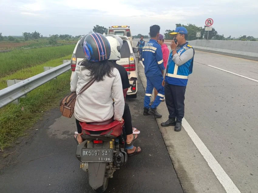 PT Jasamarga Kualanamu Tol Evakuasi Pengendara Roda Dua di Jalan Tol MKTT