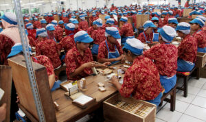Produksi Rokok Indonesia Turun Selama Ramadhan 2025, Tercatat 24,4 Miliar Batang