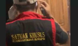 Penyidik Kejaksaan Agung menggeledah rumah di Kabupaten Jepara
