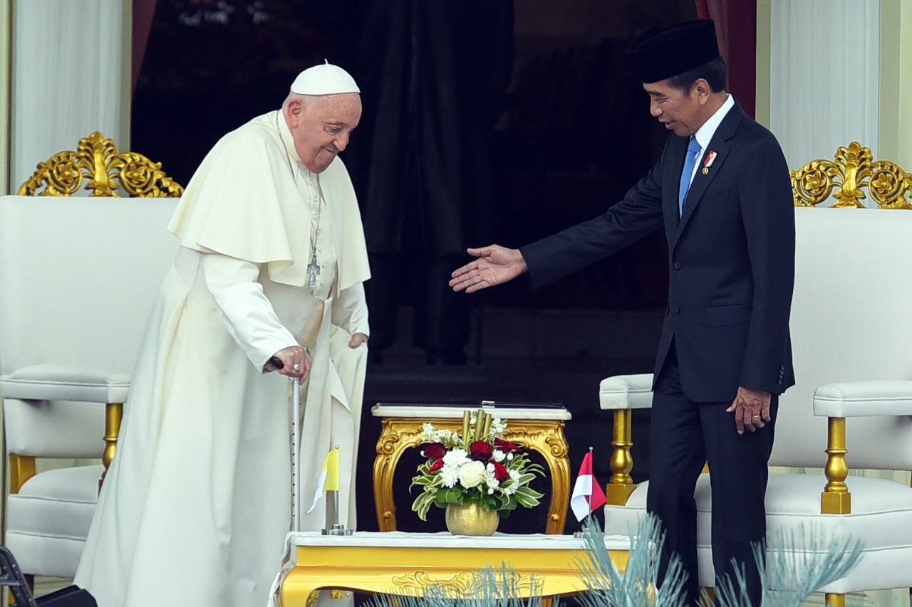 Presiden Prabowo Utus Jokowi Hadiri Pemakaman Paus Fransiskus