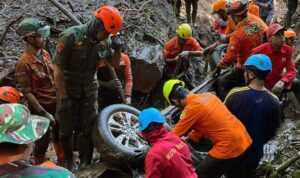 Tragedi Longsor Jalur Pacet-Cangar Mojokerto Tewaskan 10 Pemudik Saat Mudik Lebaran 2025