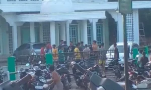 Viral Pj Kades Digerebek Bersama Bidan, Mobil Bergoyang di Area Masjid