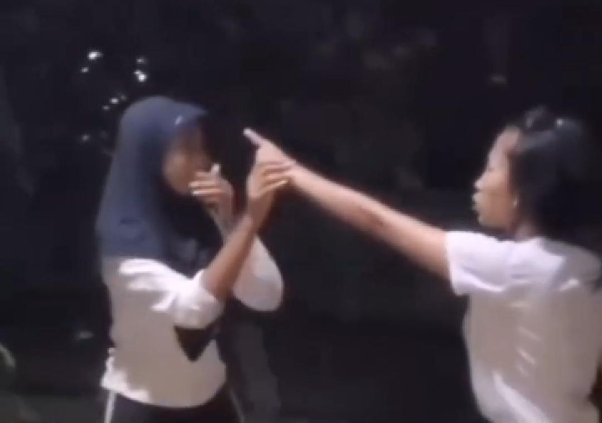Viral! Remaja Jadi Korban Perundungan, Dipaksa Sujud dan Cium Kaki