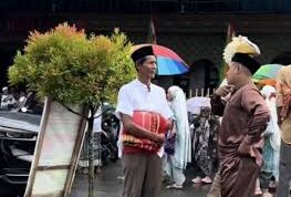 Viral! Sholat Idul Fitri Batal Gegara Imam Kabur, Netizen Ramai Berkomentar