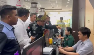 Wamenaker Immanuel Sidak ke Sanel Tour and Travel Pekanbaru, Desak Kembalikan Ijazah Karya